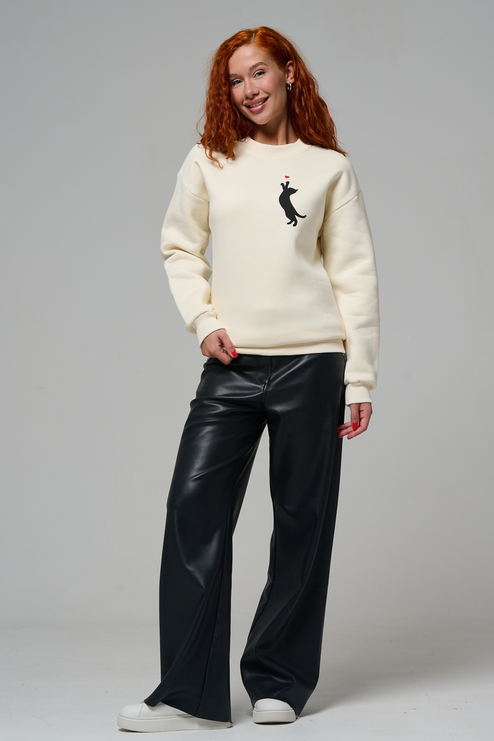 Свитшот Натали Суслова 8576 молочный+котик с сердцем - фото 6