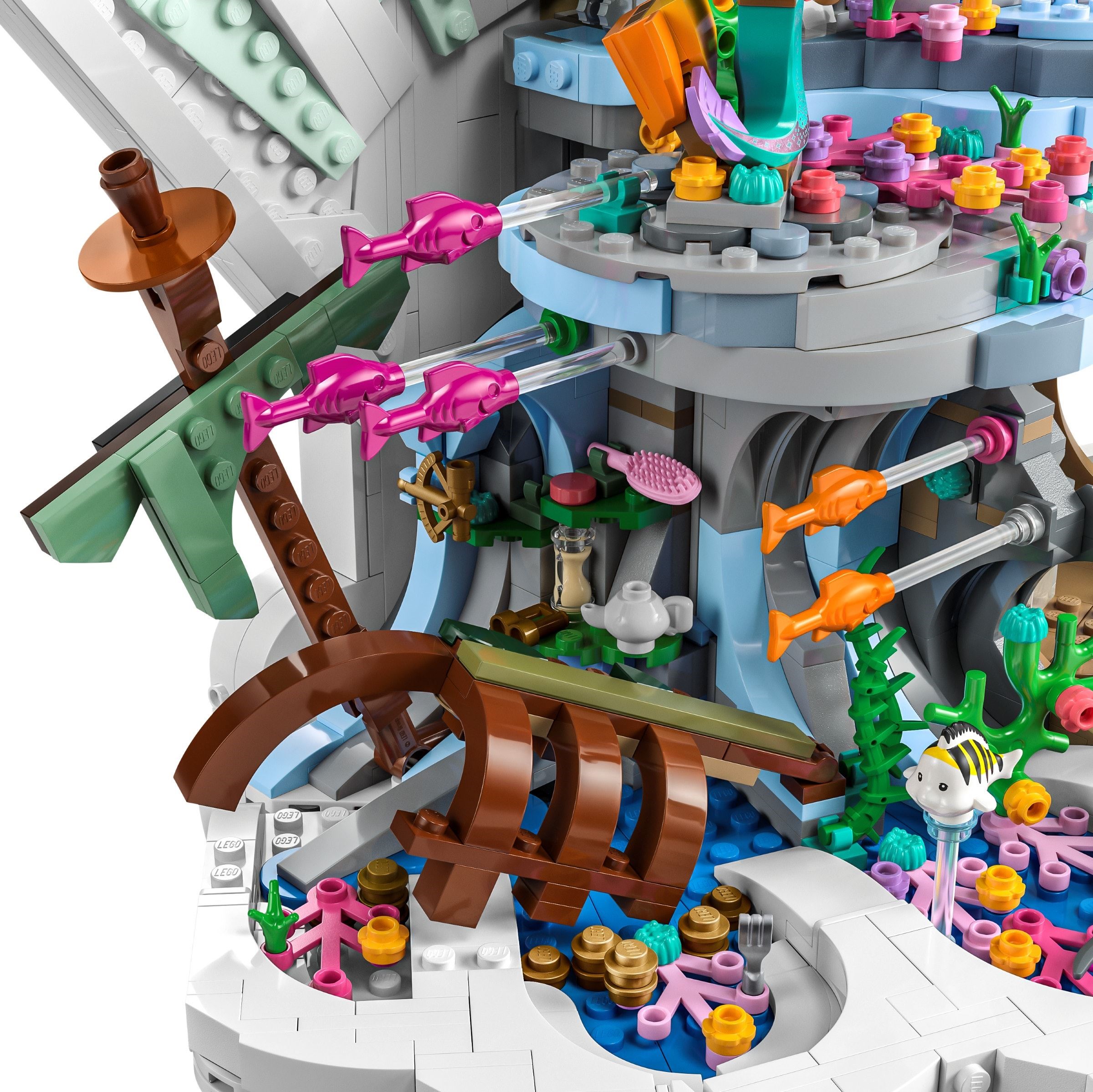 Конструктор LEGO Disney 43225 1808 дет. - фото 3