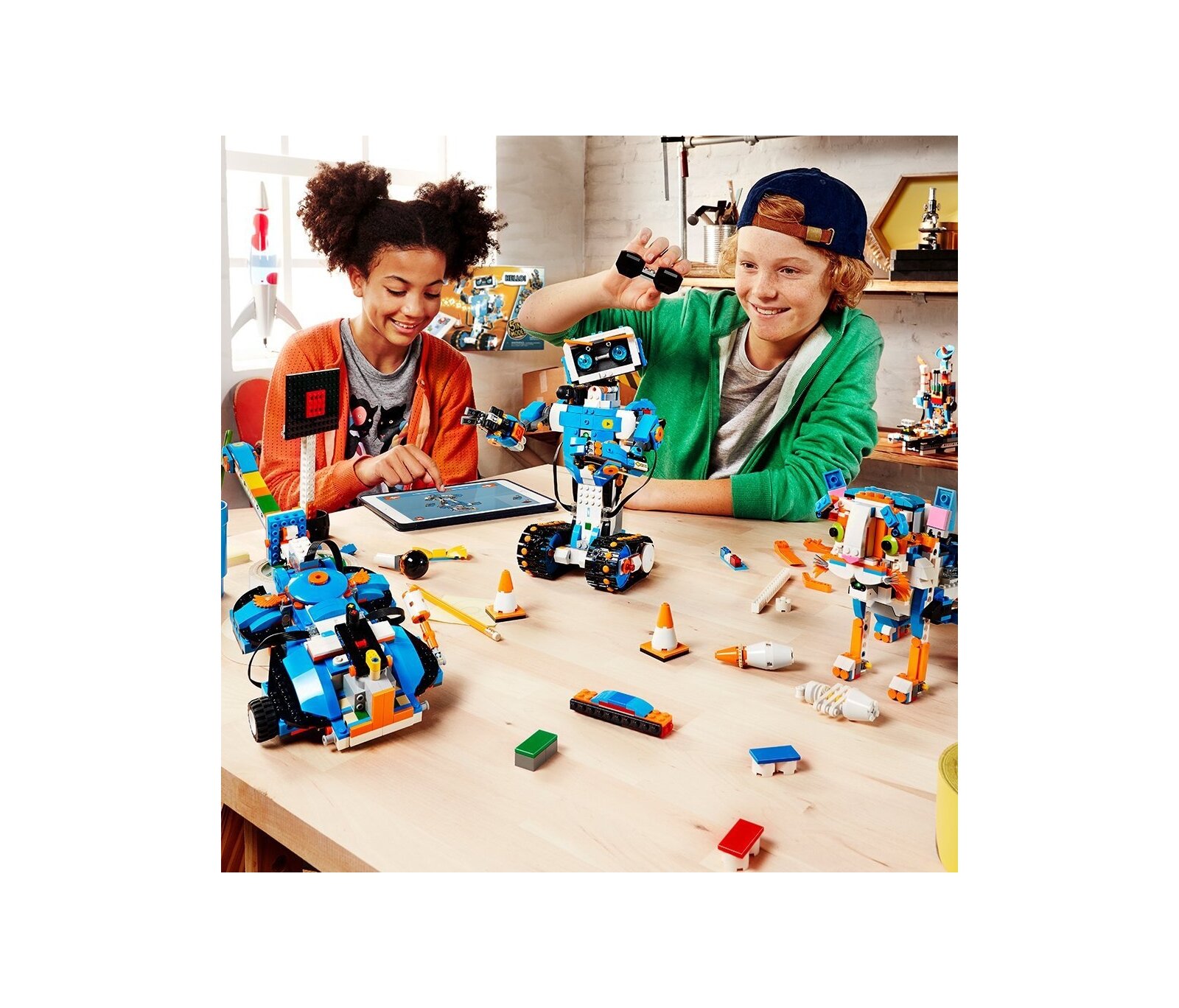 Конструктор LEGO BOOST 17101 843 дет. - фото 5