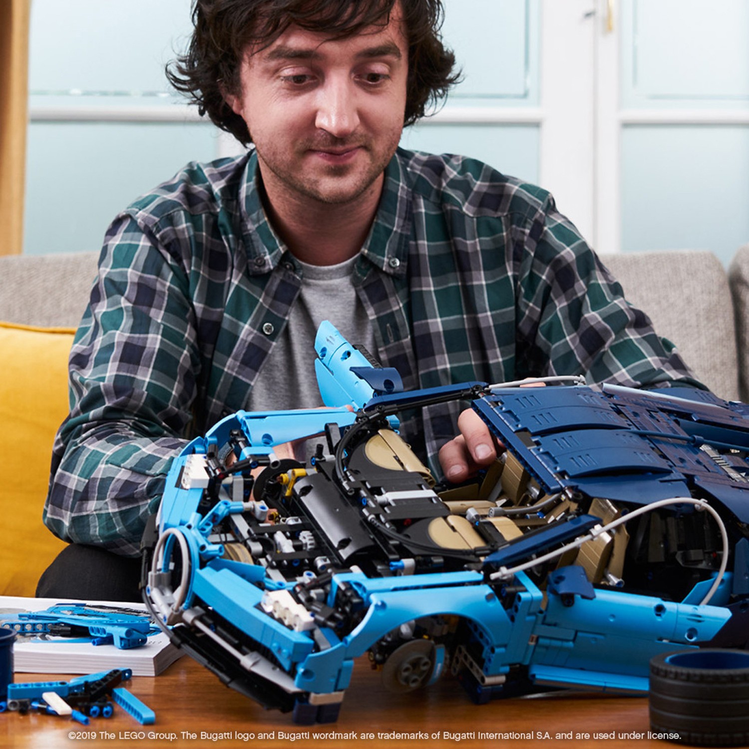 Конструктор LEGO Technic Bugatti Chiron 3599 дет. - фото 12