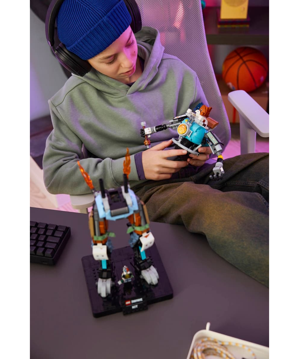 Конструктор LEGO Fortnite Кит 1230 дет. - фото 16