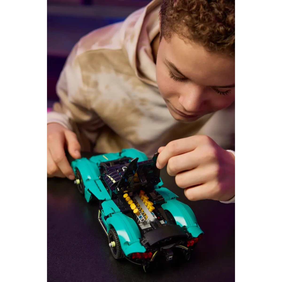 Конструктор LEGO Technic Астон мартин валькирия 707 дет. - фото 10