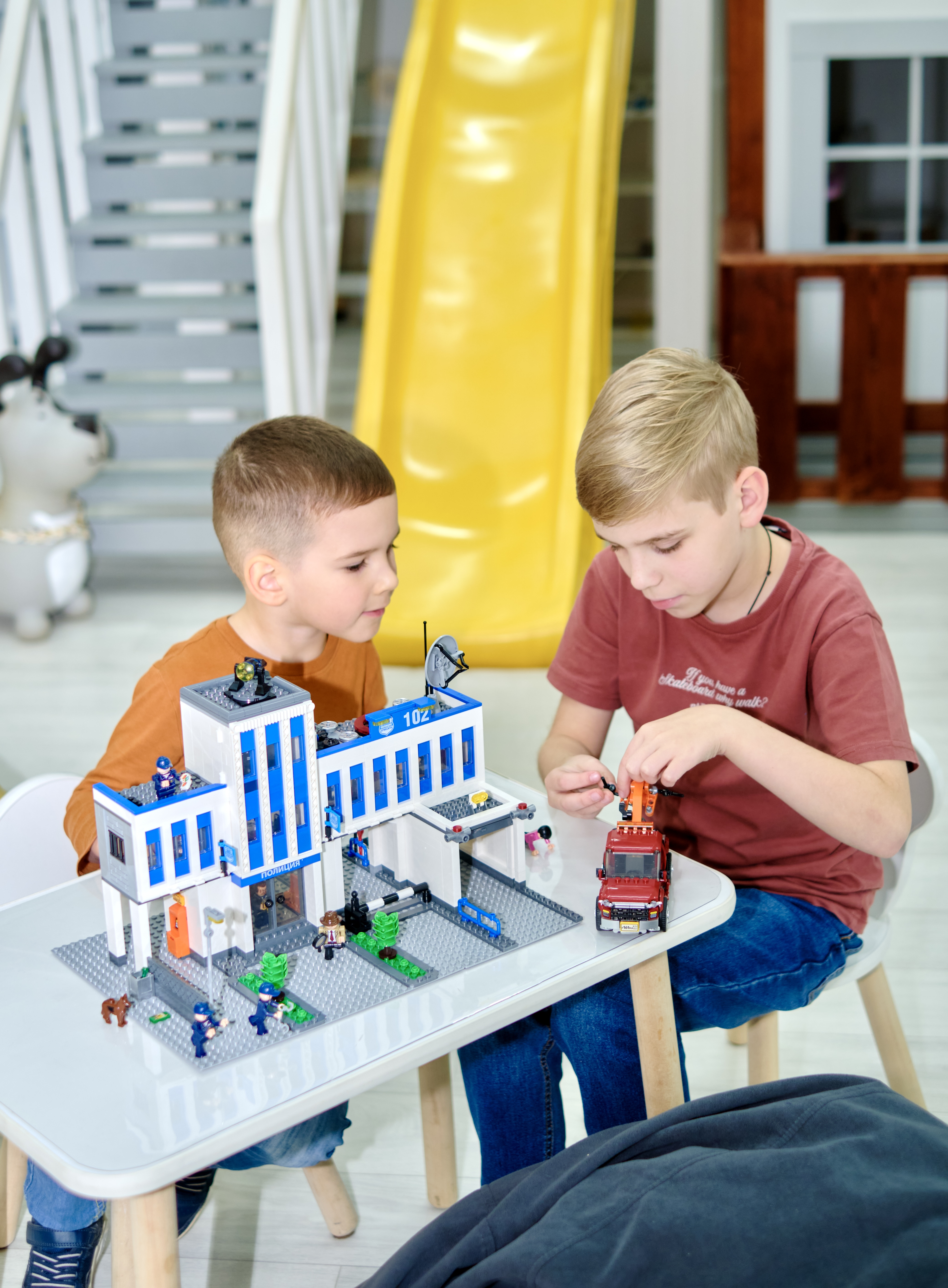 Конструктор brick labs Форт правосудия 1423 дет. - фото 18