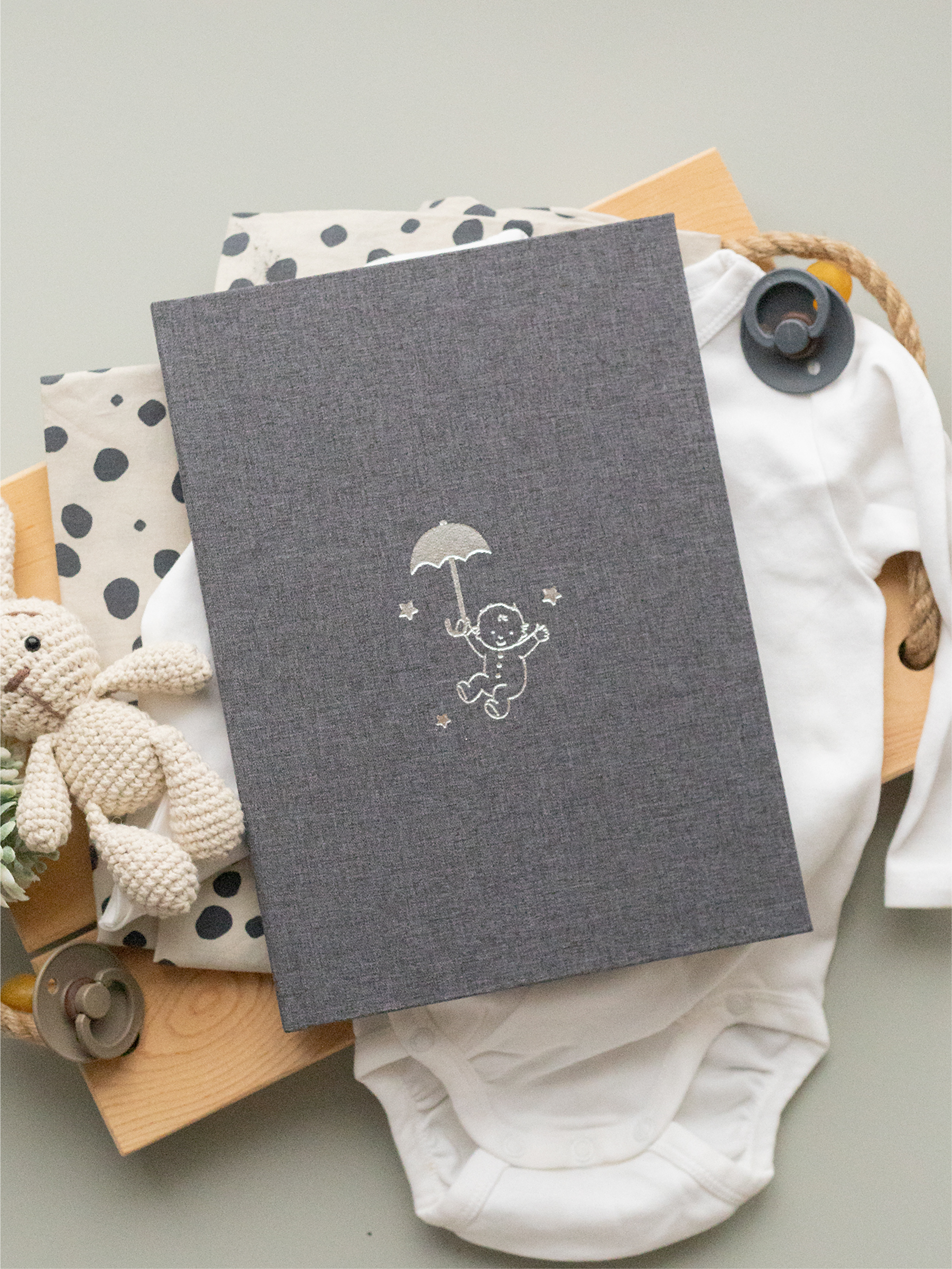 Альбом малыша для записей Moms Recordbook серая ткань - фото 1
