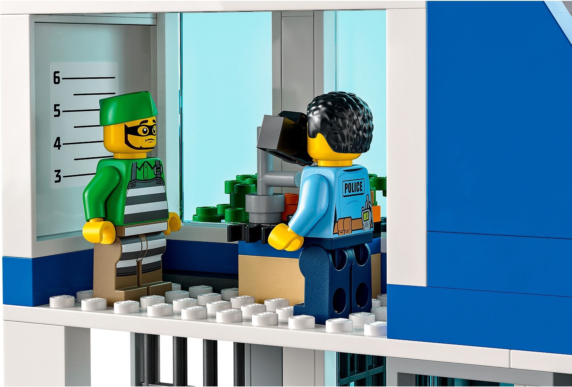 Конструктор LEGO City 668 дет. - фото 4