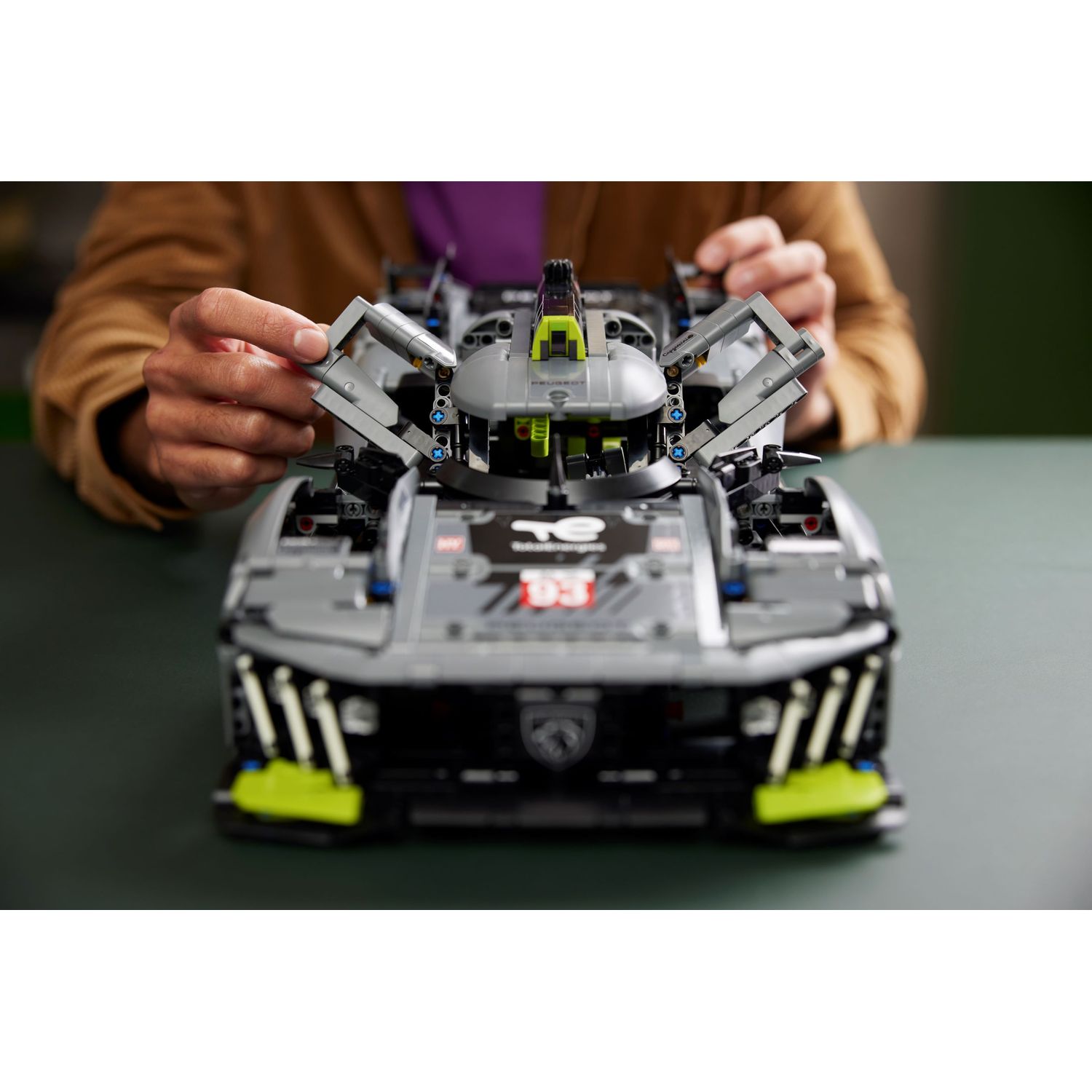 Конструктор LEGO Technic PEUGEOT Le Mans Hybrid 1775 дет. - фото 8