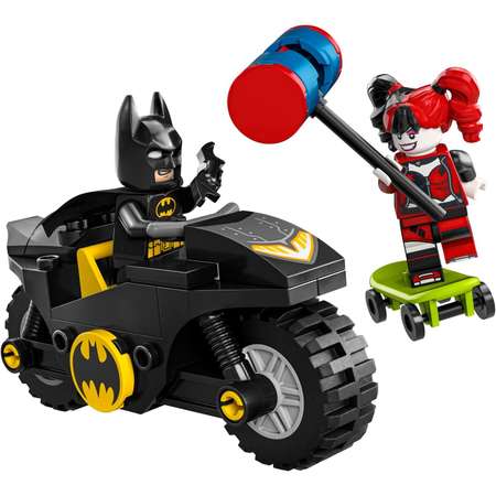 Конструктор LEGO Batman Movie Бэтмен против Харли Квинн блочный