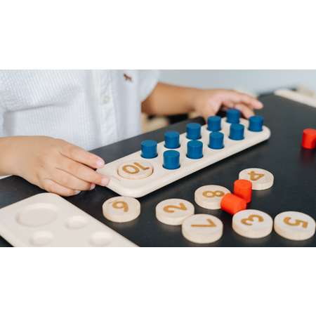 Игрушка Plan Toys шнуровка