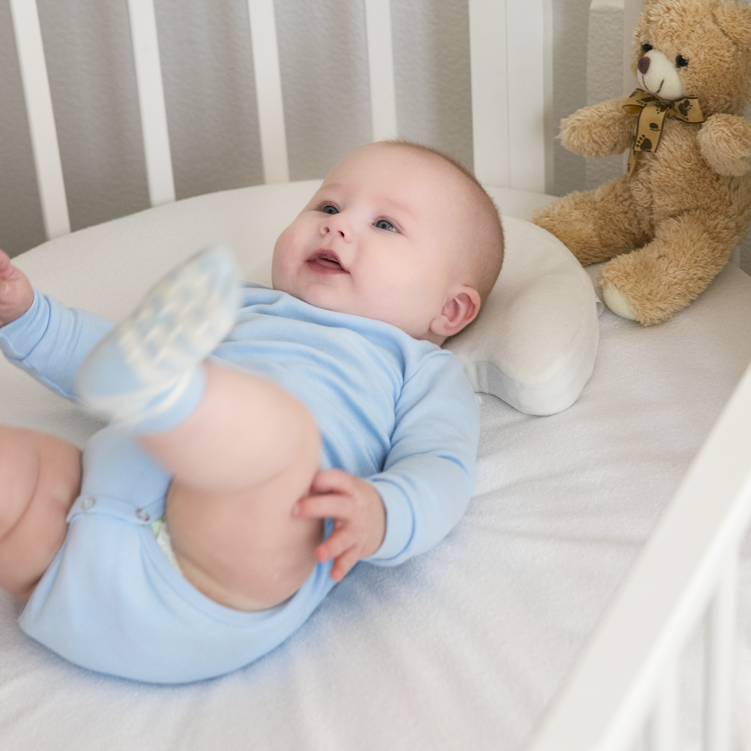 Подушка для новорожденных Baby Nice с эффектом памяти MEMORY FOAM молочный - фото 2