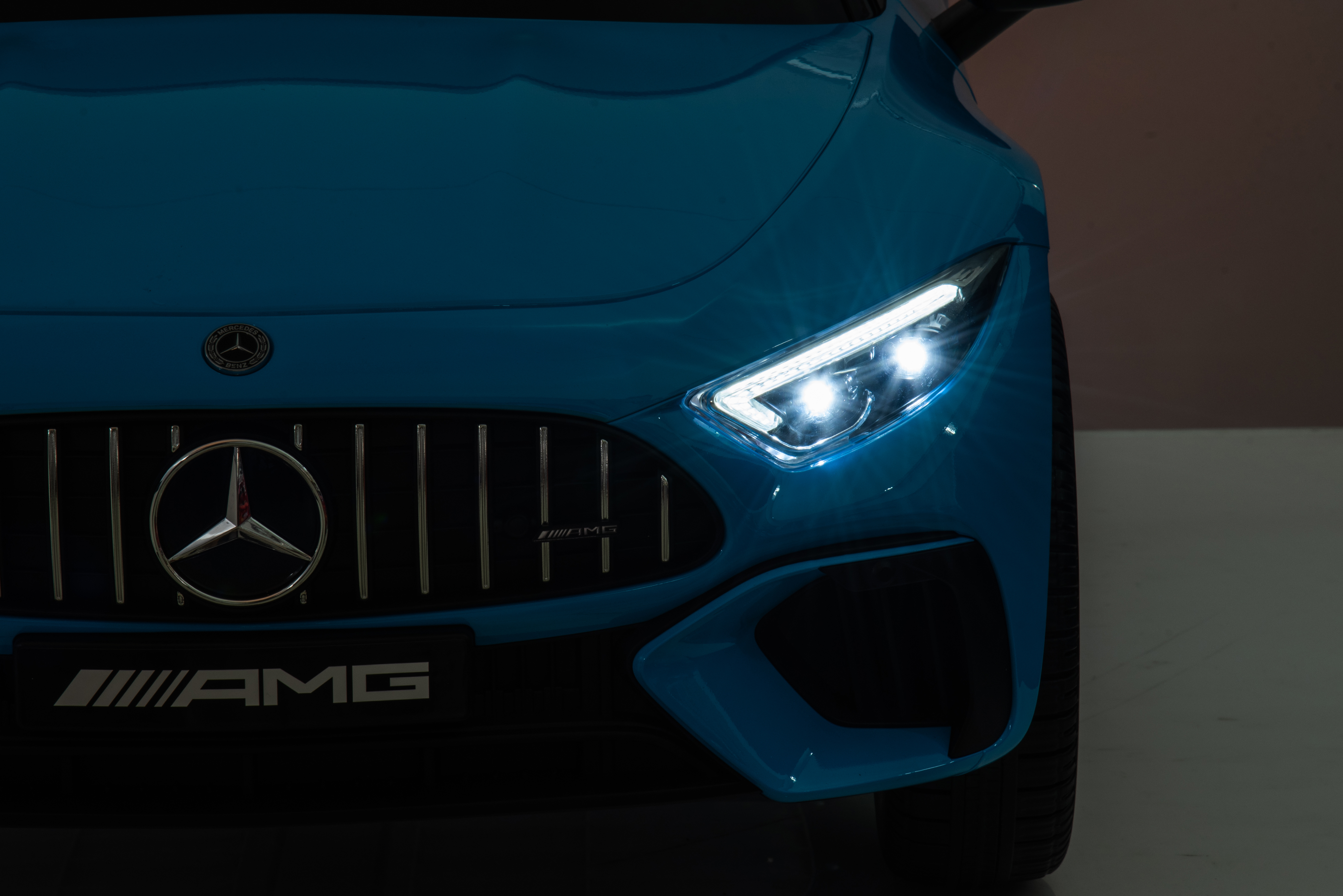Электромобиль TOYLAND Mercedes Benz DK SL63 4х4, двухместный С пультом ДУ - фото 17