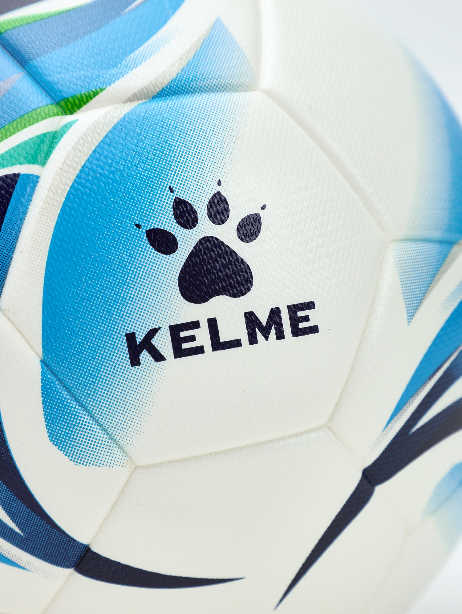 Спортивный мяч KELME Sticker футбольный 22.29 см - фото 4