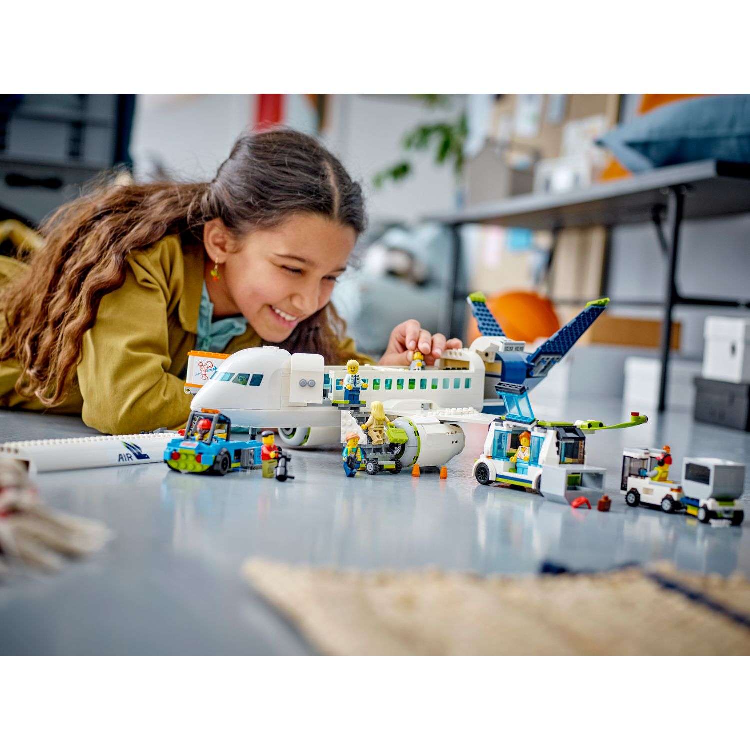 Конструктор LEGO City Passenger Airplane 913 дет. - фото 7