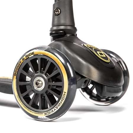 Самокат Scoot and Ride трехколесный