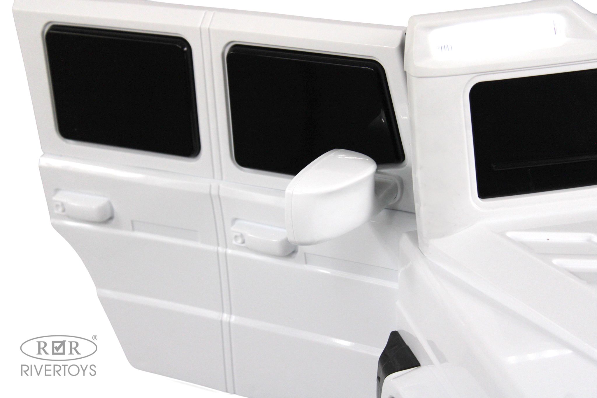 Электромобиль RIVERTOYS Mercedes Z111VO-WHITE С пультом ДУ - фото 12