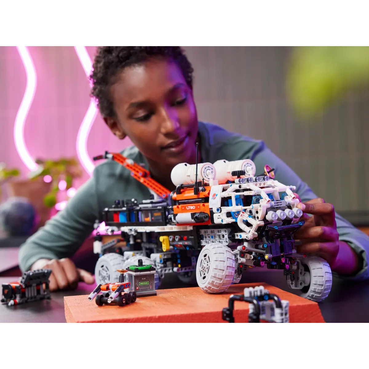 Конструктор LEGO Technic Марсоход 1599 дет. - фото 14