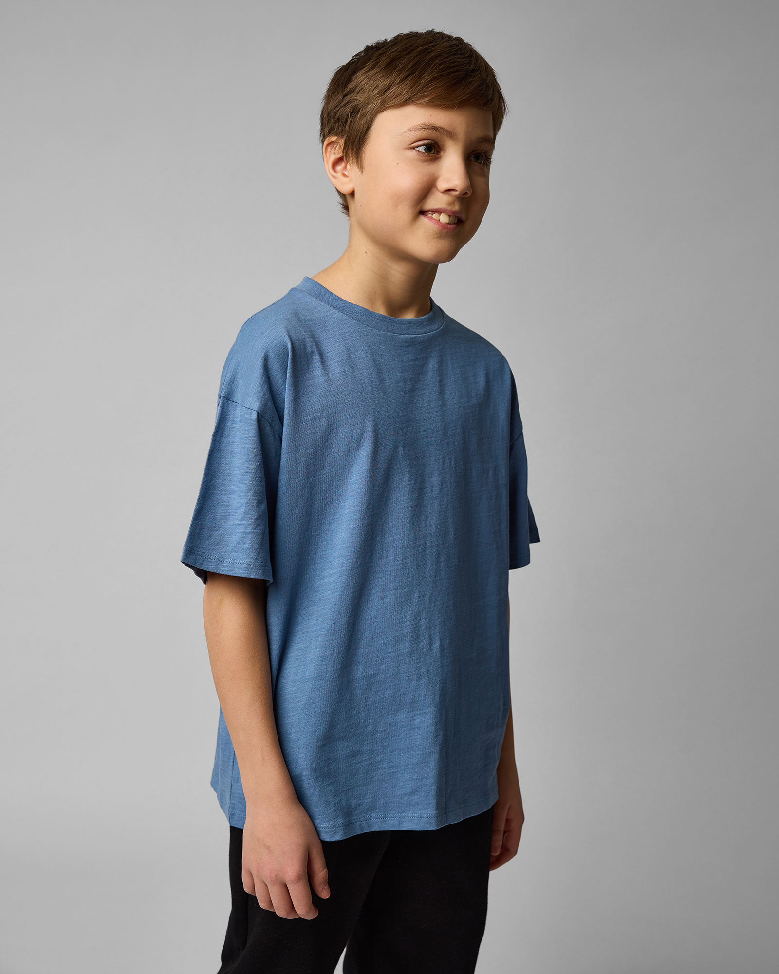 Изображение товара Футболка Futurino 134 Однотонная с нашивкой