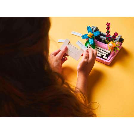 Конструктор LEGO Creator Печатная машинка с Цветами блочный