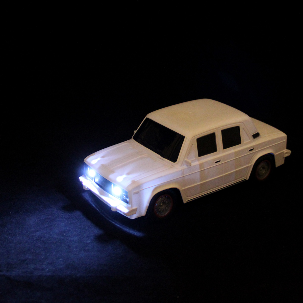 Автомобиль РУ Veld Co 1:12 - фото 14