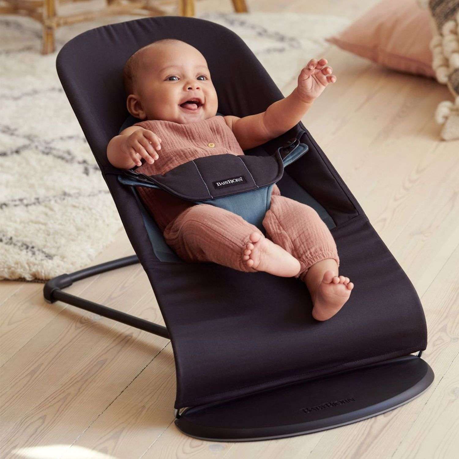 Кресло-шезлонг BabyBjorn Balance Soft (черно-серый) - фото 5