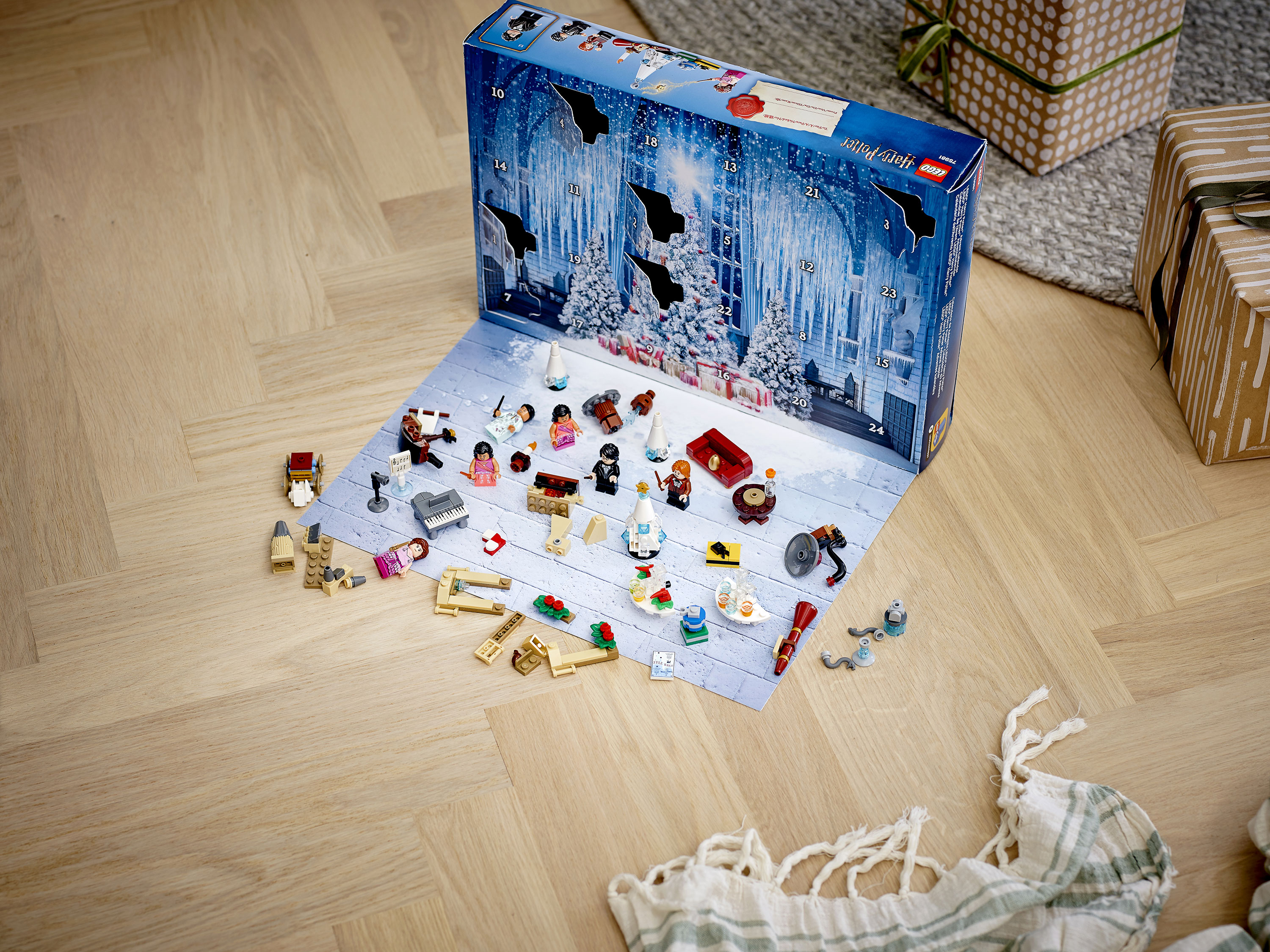 Конструктор LEGO Harry Potter 75981 335 дет. - фото 3