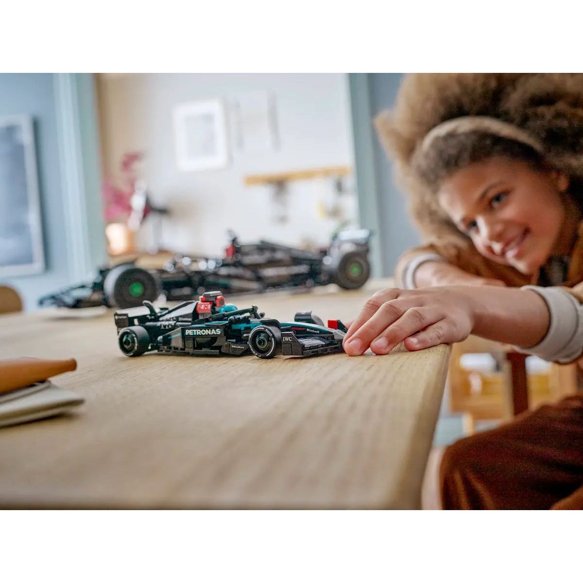 Конструктор LEGO Speed Champions Mercedes-AMG F1 W15 Race Car 267 дет. - фото 10