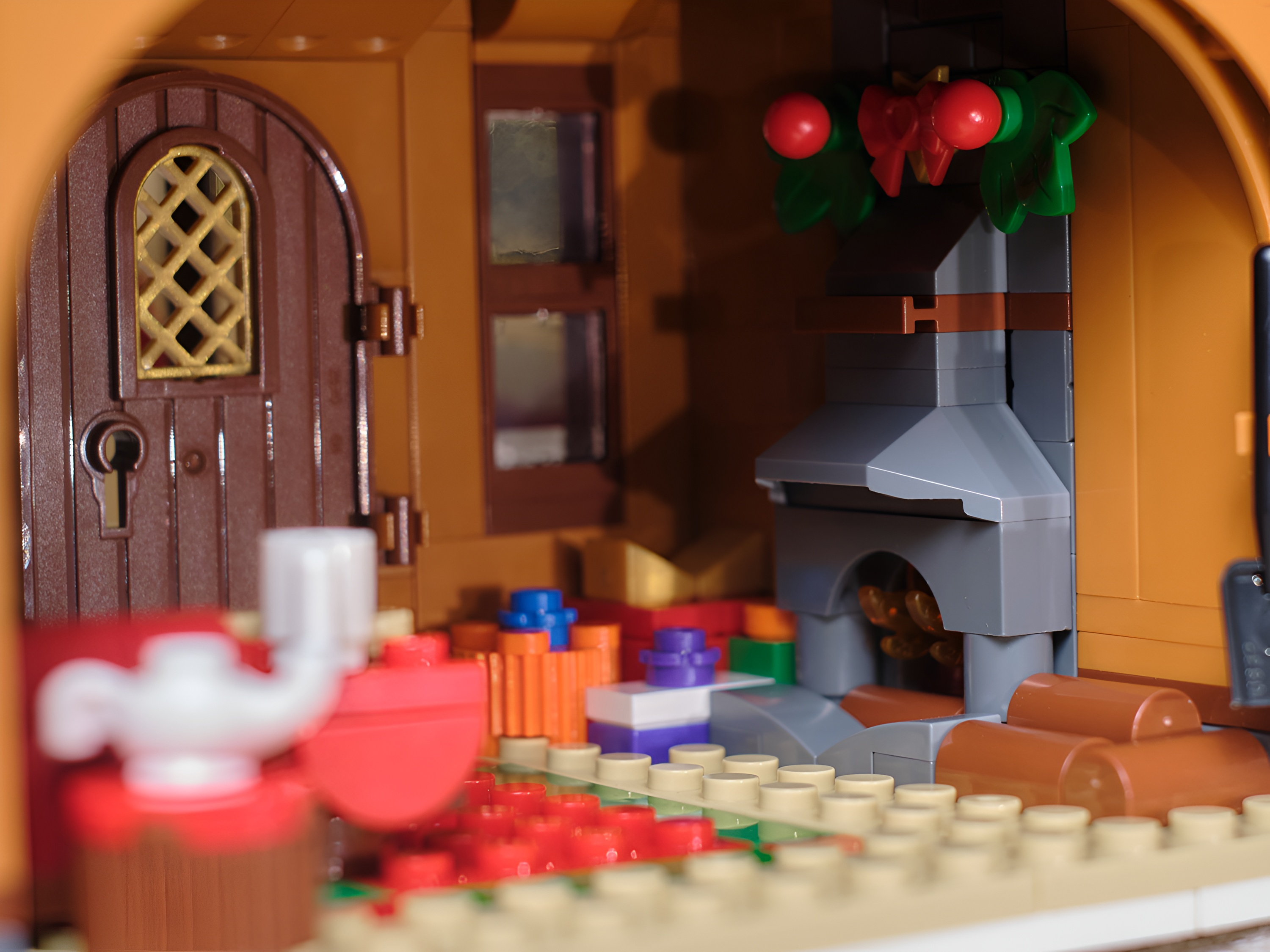 Конструктор brick labs Дом Деда Мороза 923 дет. - фото 6