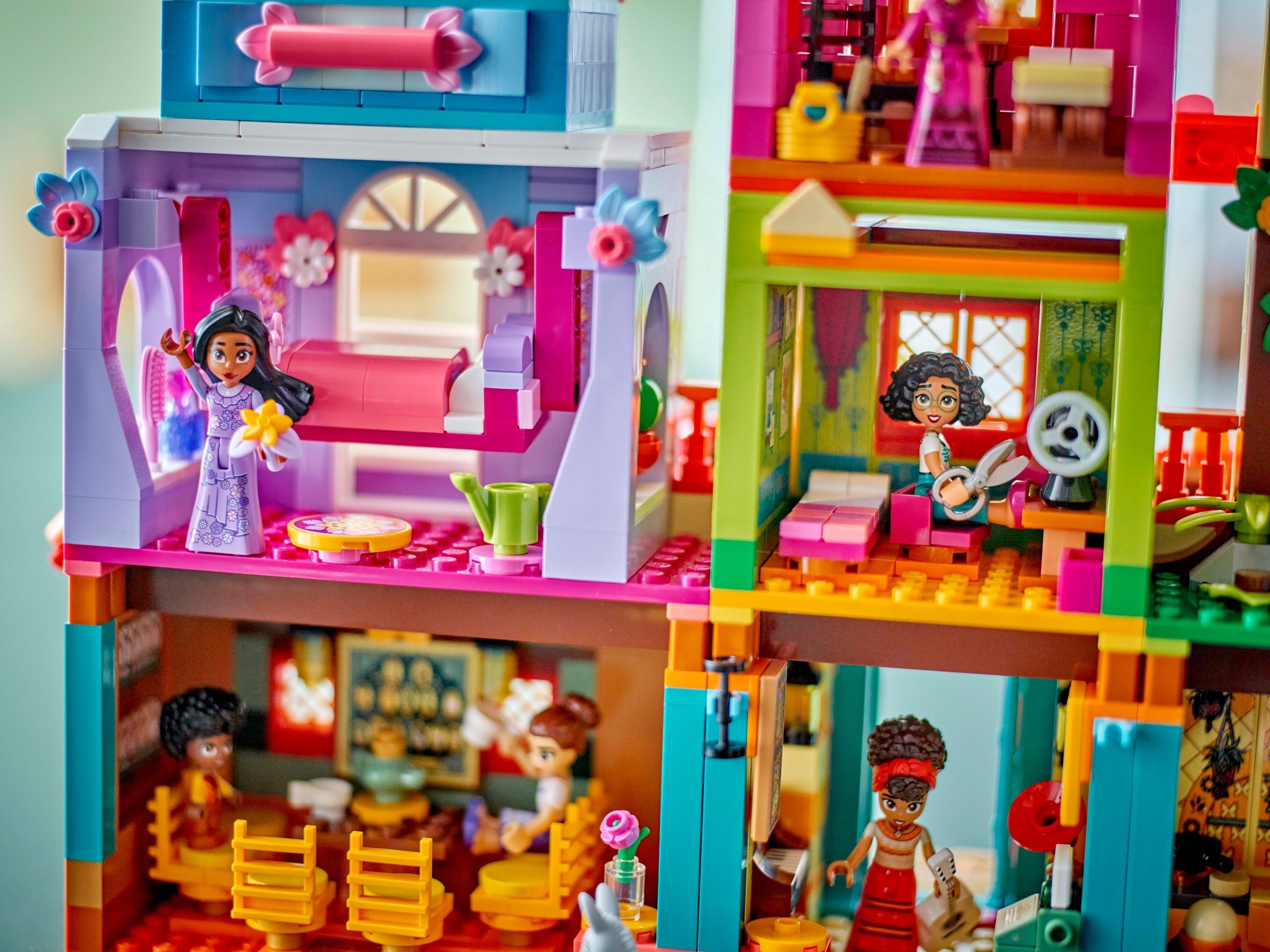 Конструктор LEGO Disney 43245 1560 дет. - фото 11