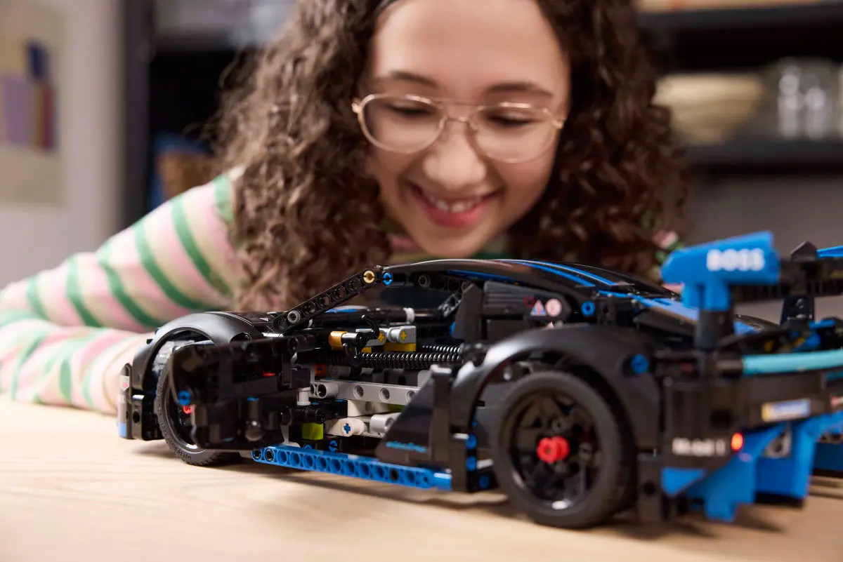 Конструктор LEGO Technic Porsche GT4 - фото 12