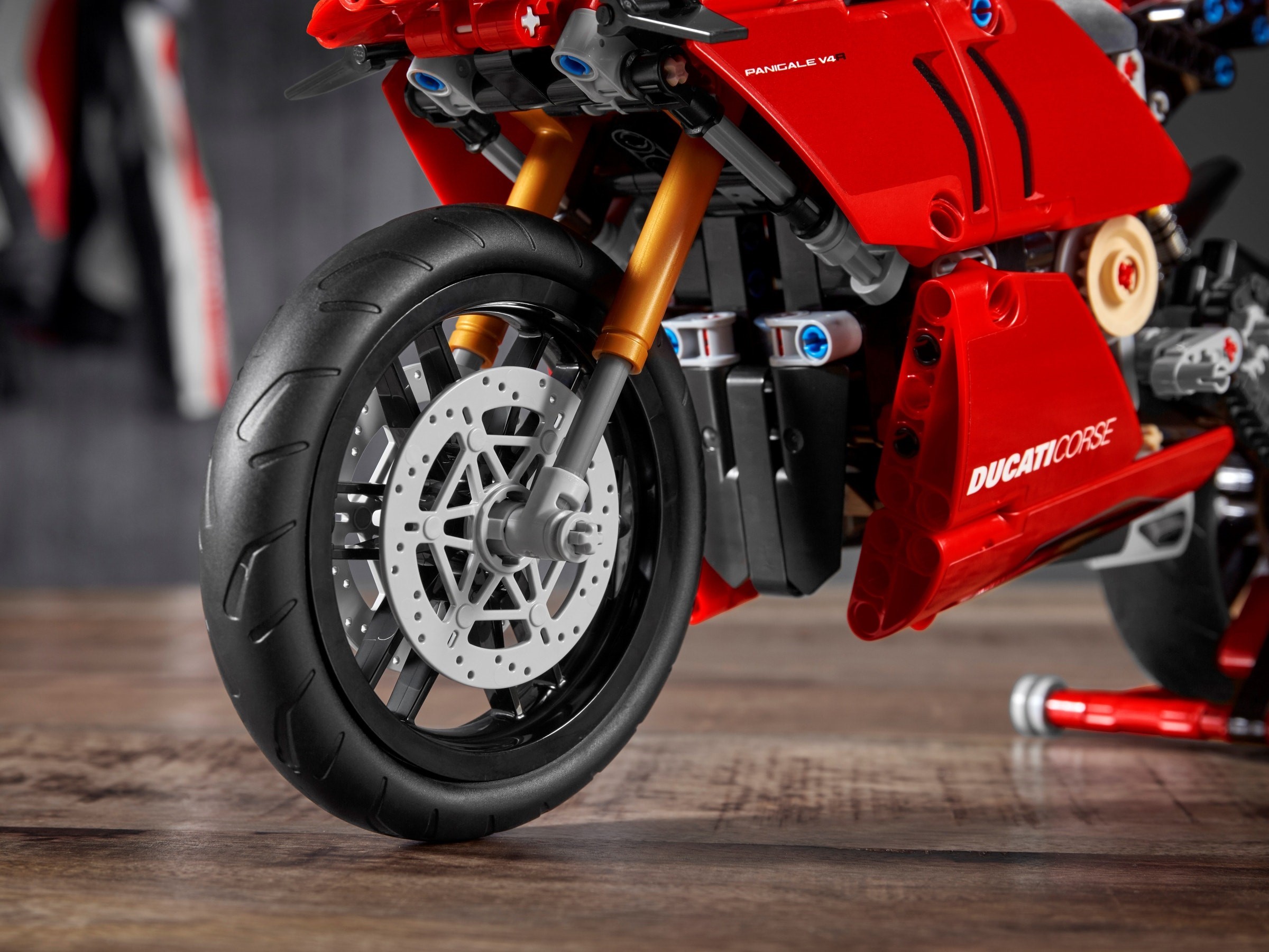 Конструктор LEGO Technic 42107 646 дет. - фото 13