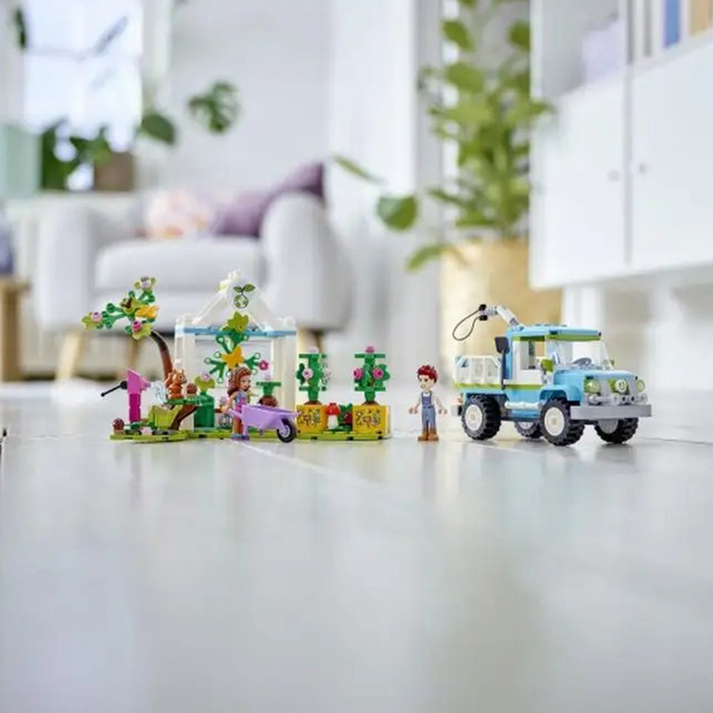Конструктор LEGO Friends Машина для посадки деревьев 336 дет. - фото 11