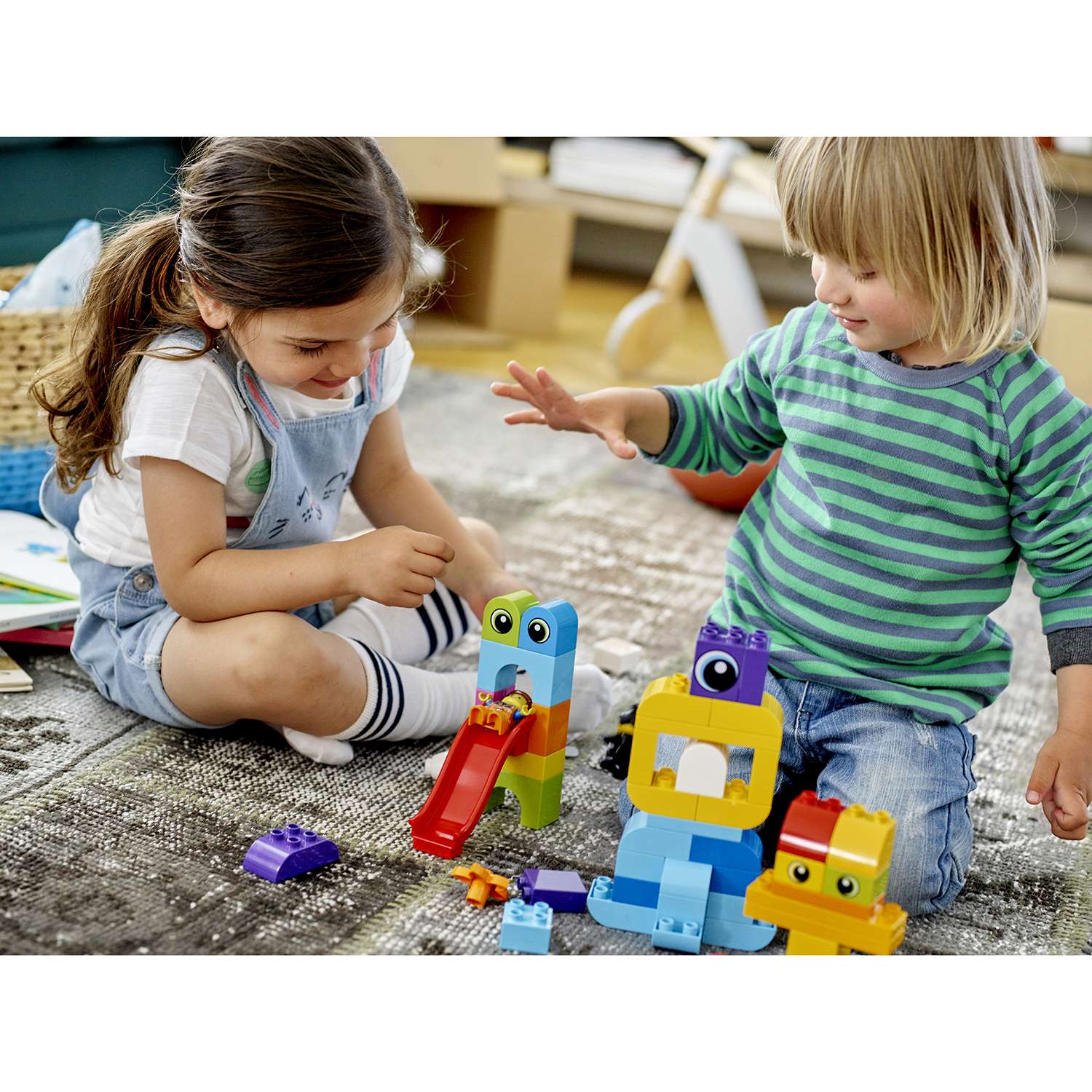 Конструктор LEGO DUPLO Emmet and Lucy Visitors блочный - фото 7