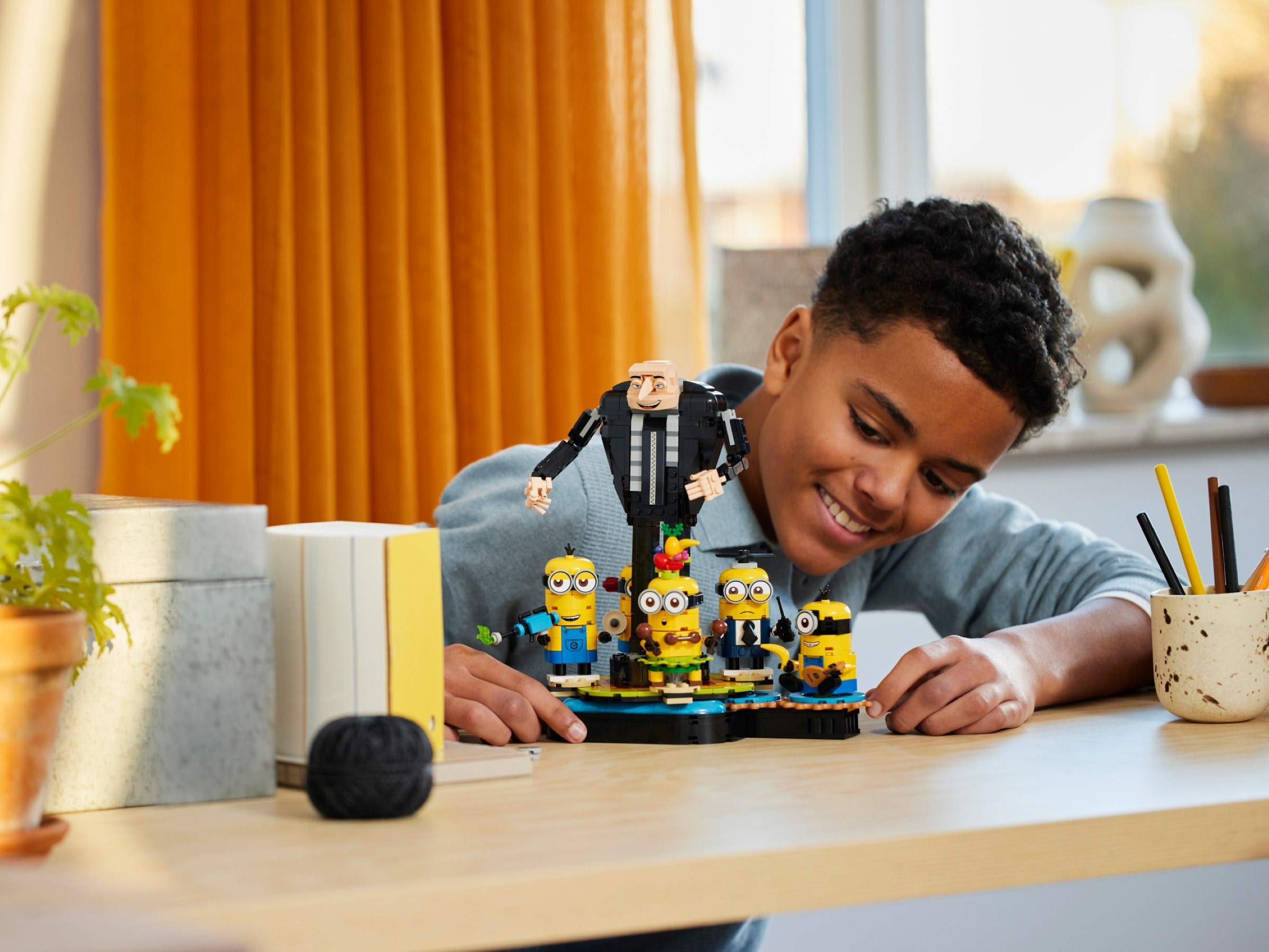 Конструктор LEGO Minions 75582 839 дет. - фото 4