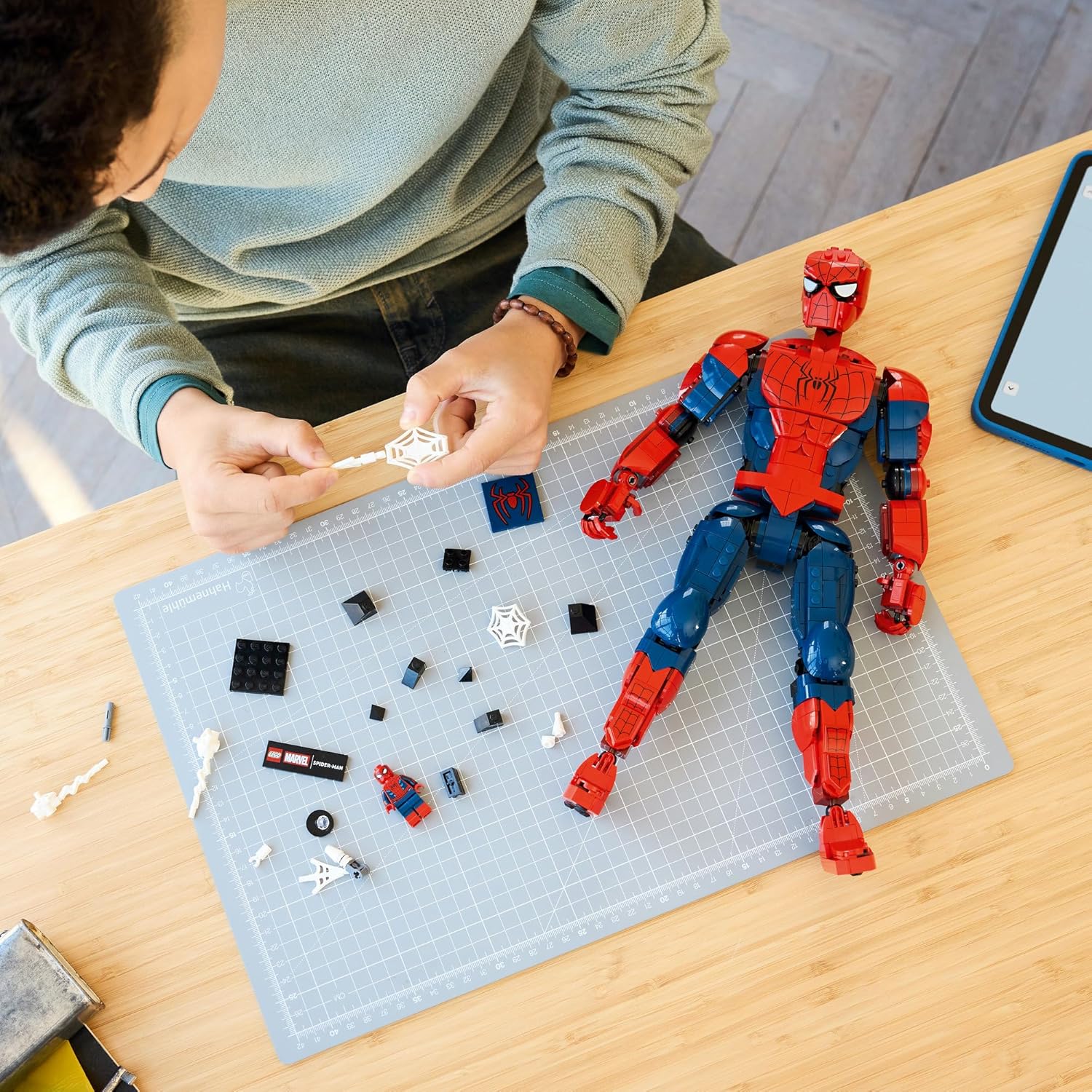 Конструктор LEGO Marvel Super Heroes Фигурка героя Человека-паука 813 дет. - фото 10