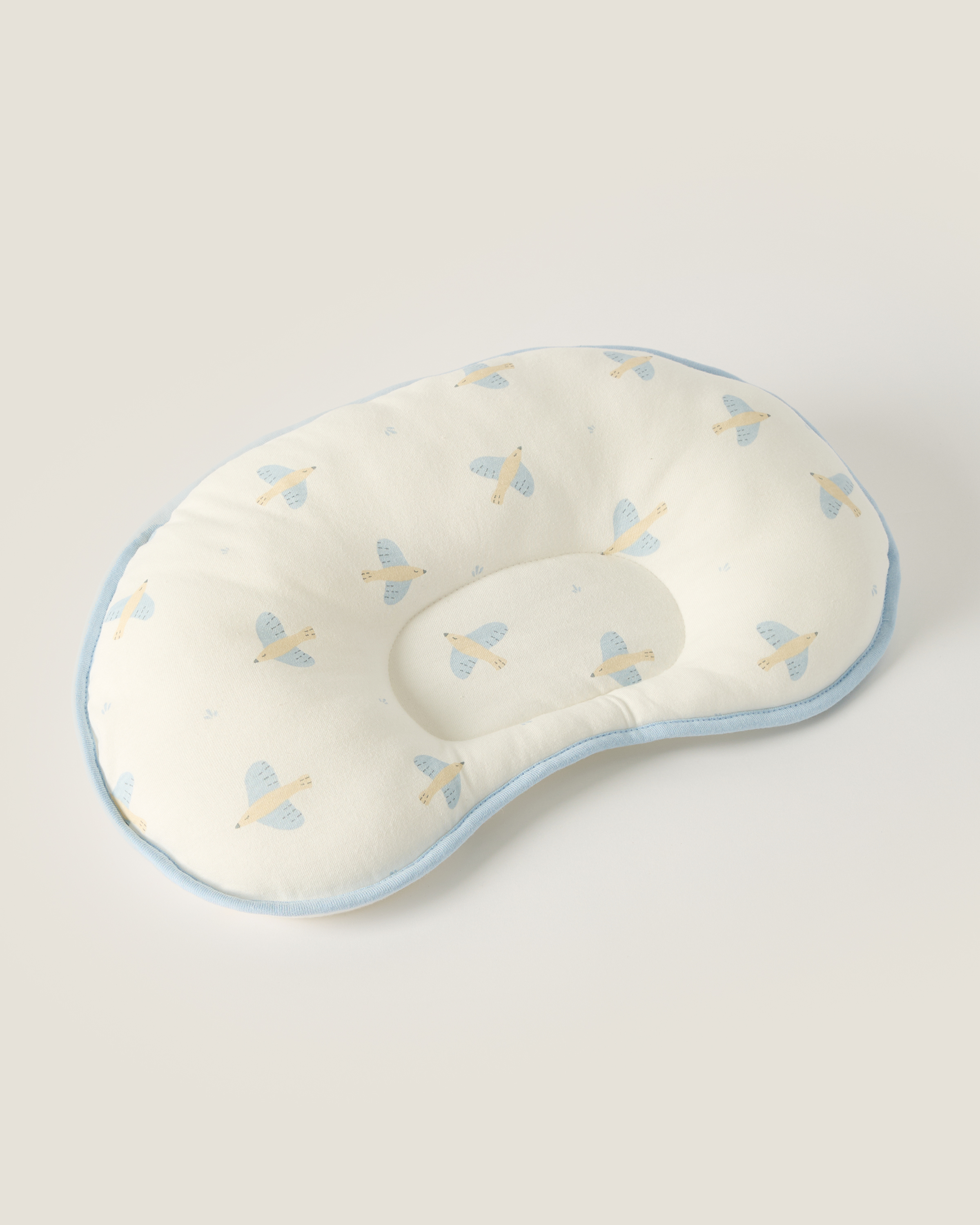 Подушка BabyGo для новорожденных - фото 1