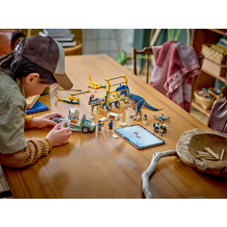 Конструктор LEGO Jurassic World Транспортный грузовик Аллозавр блочный