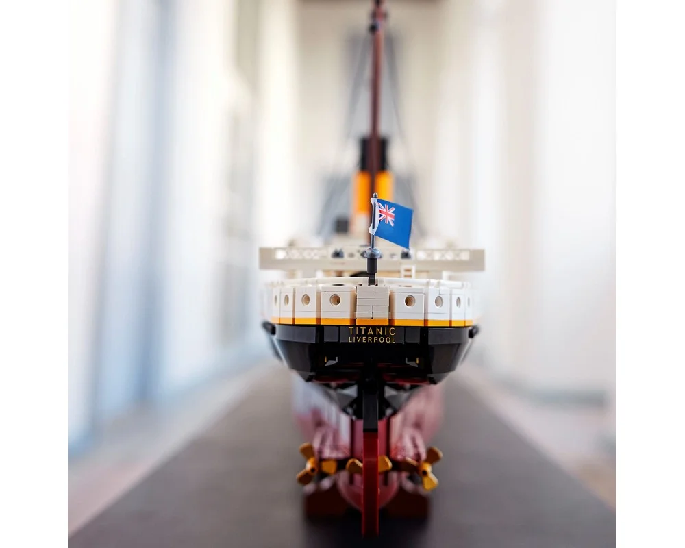 Конструктор LEGO Creator Expert 10294 9090 дет. - фото 24