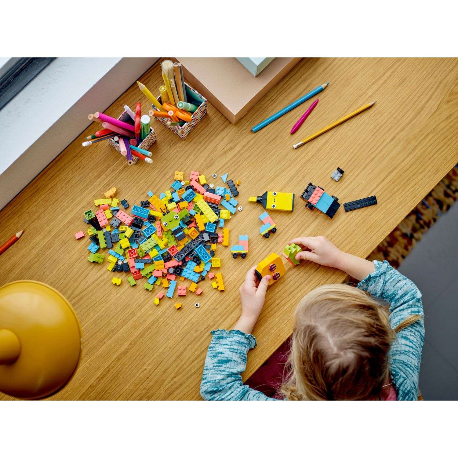 Конструктор LEGO Classic Creative Neon Fun 333 дет. - фото 10