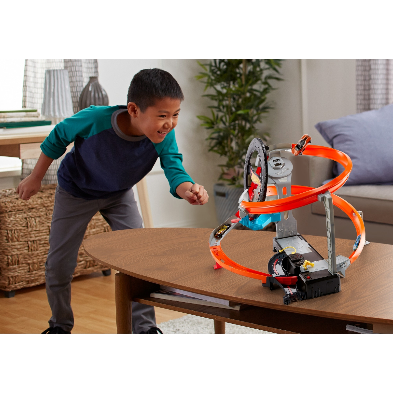 Трек Hot Wheels Шиномонтажная мастерская GJL16 - фото 10