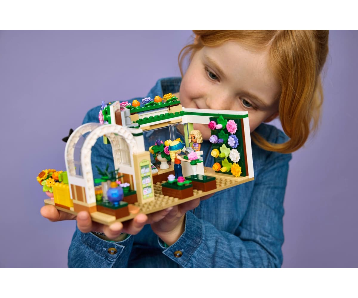 Конструктор LEGO Friends Креативный цветочный магазин 377 дет. - фото 12