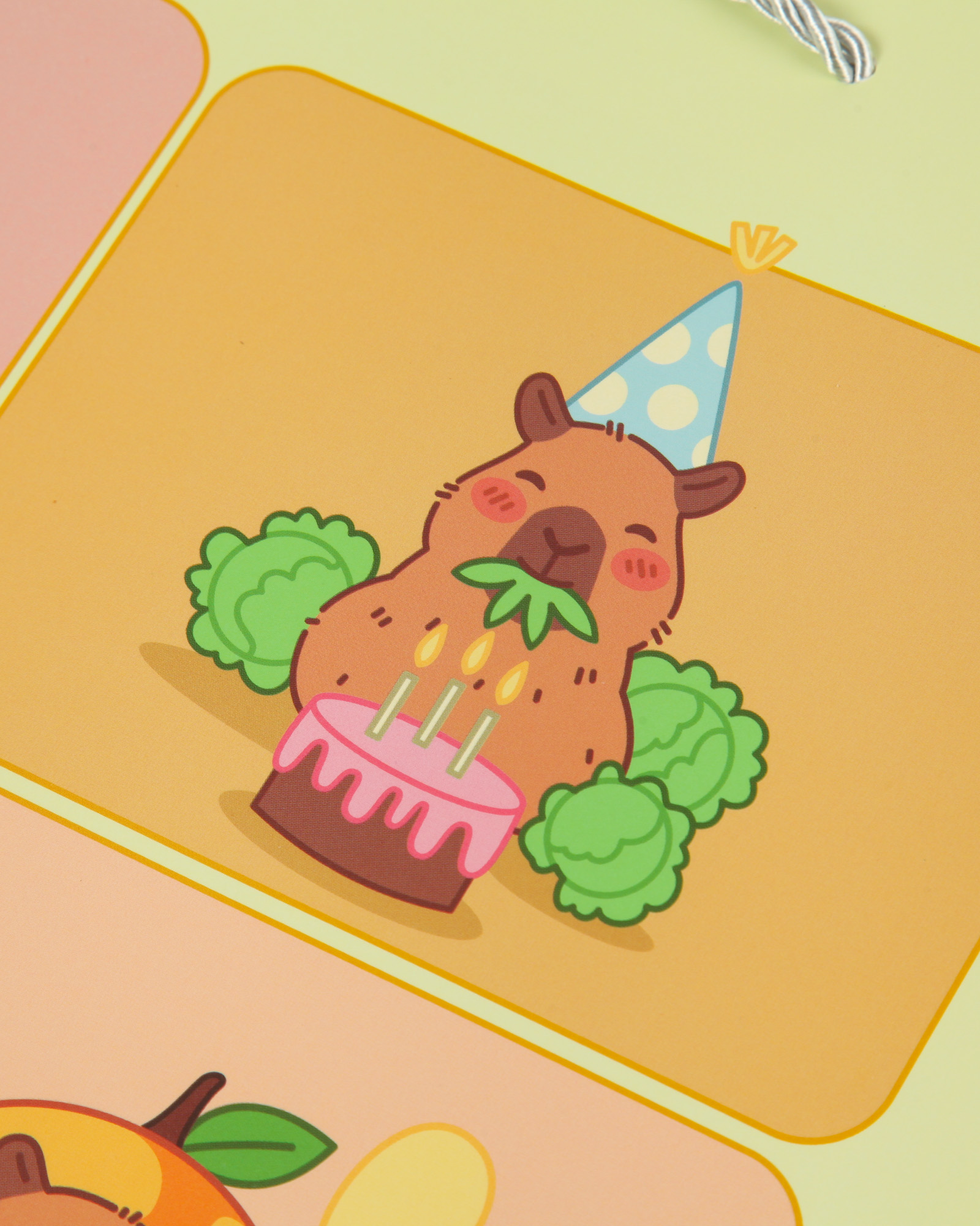 Пакет подарочный Attivio Капибара 41.5*30*12 - фото 4