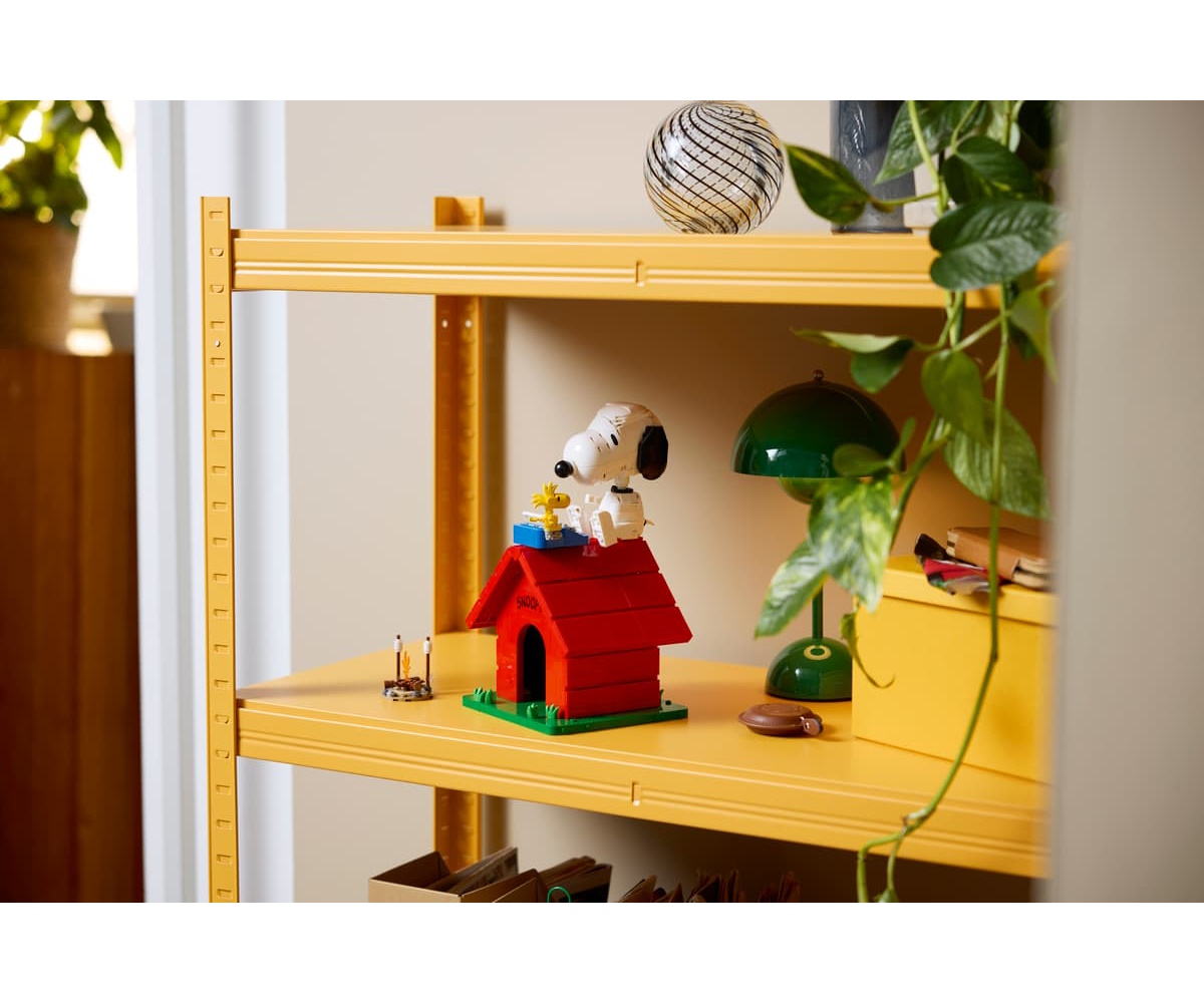 Конструктор LEGO Ideas Собачья будка Снупи 964 дет. - фото 12