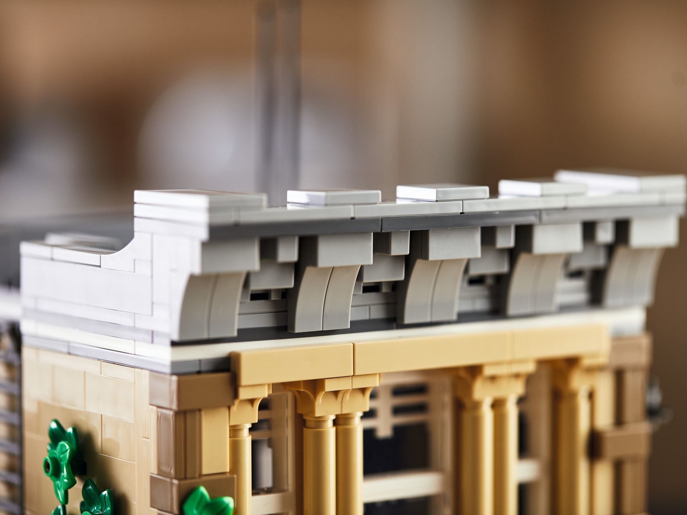 Конструктор LEGO Icons 10278 2923 дет. - фото 17