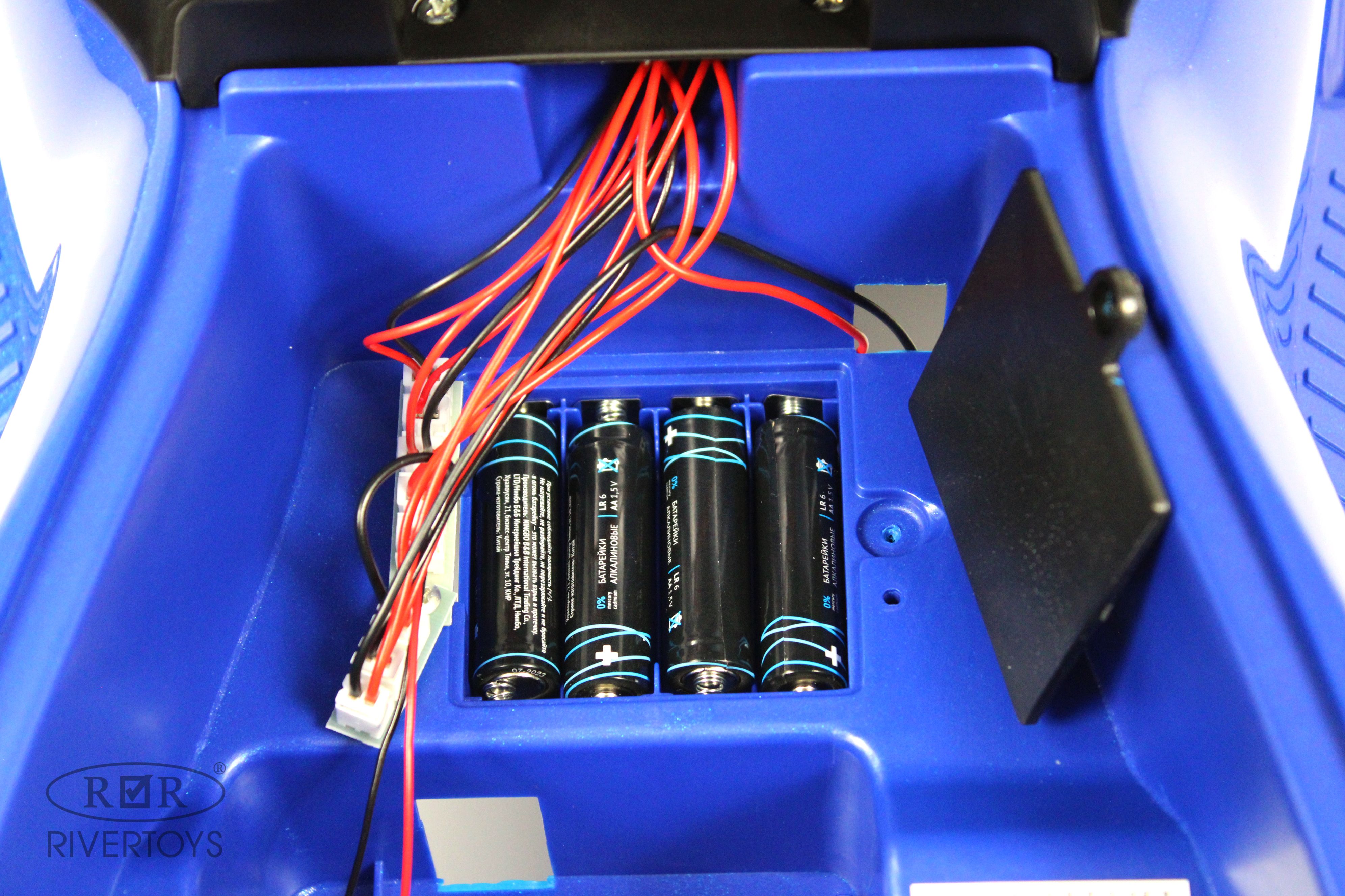 Каталка RIVERTOYS Mercedes-Benz G63 Blue Diamond синий - фото 18