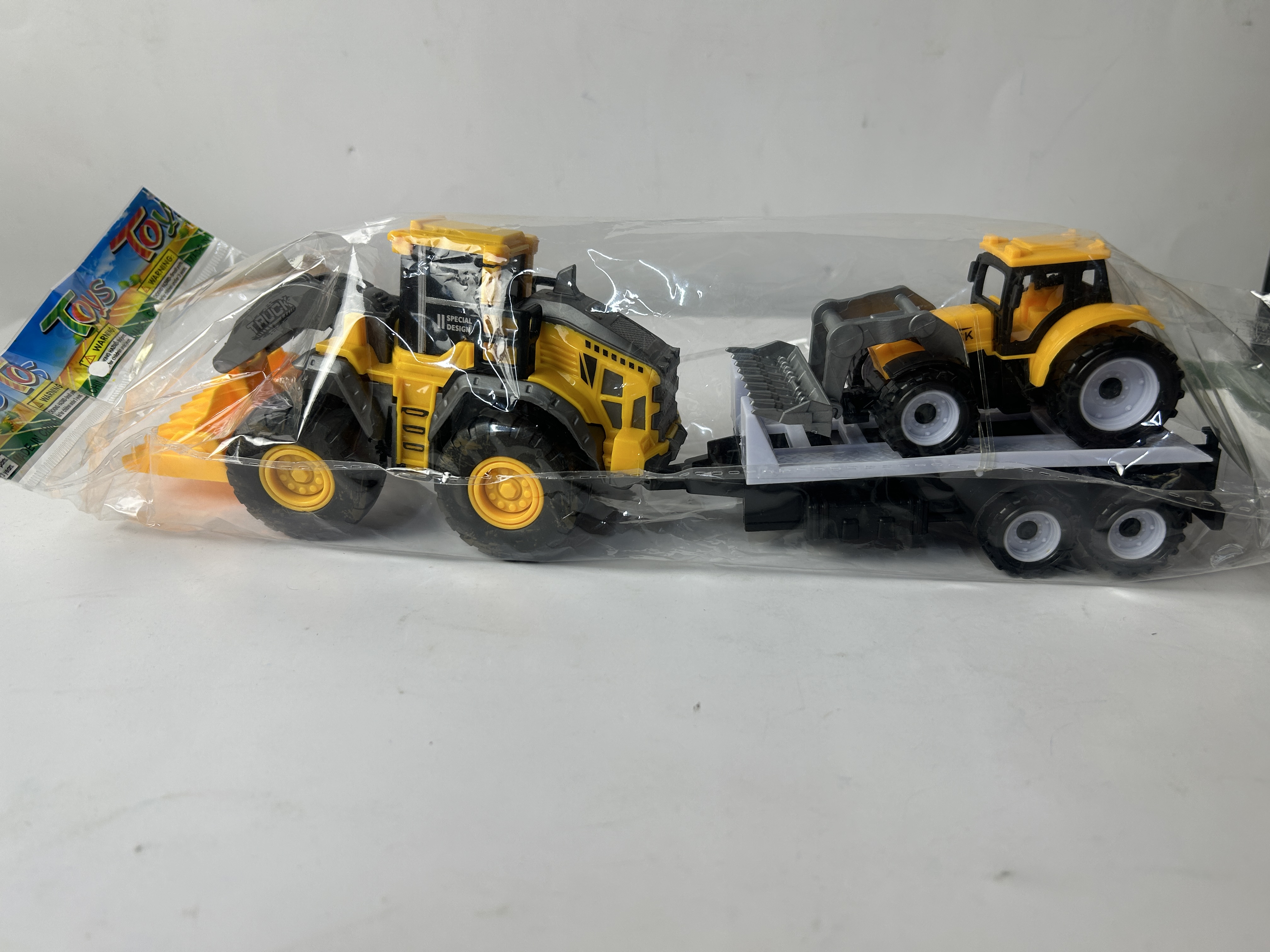 Трактор Игротрейд Набор 2 трактора и прицеп 2241303 - фото 2