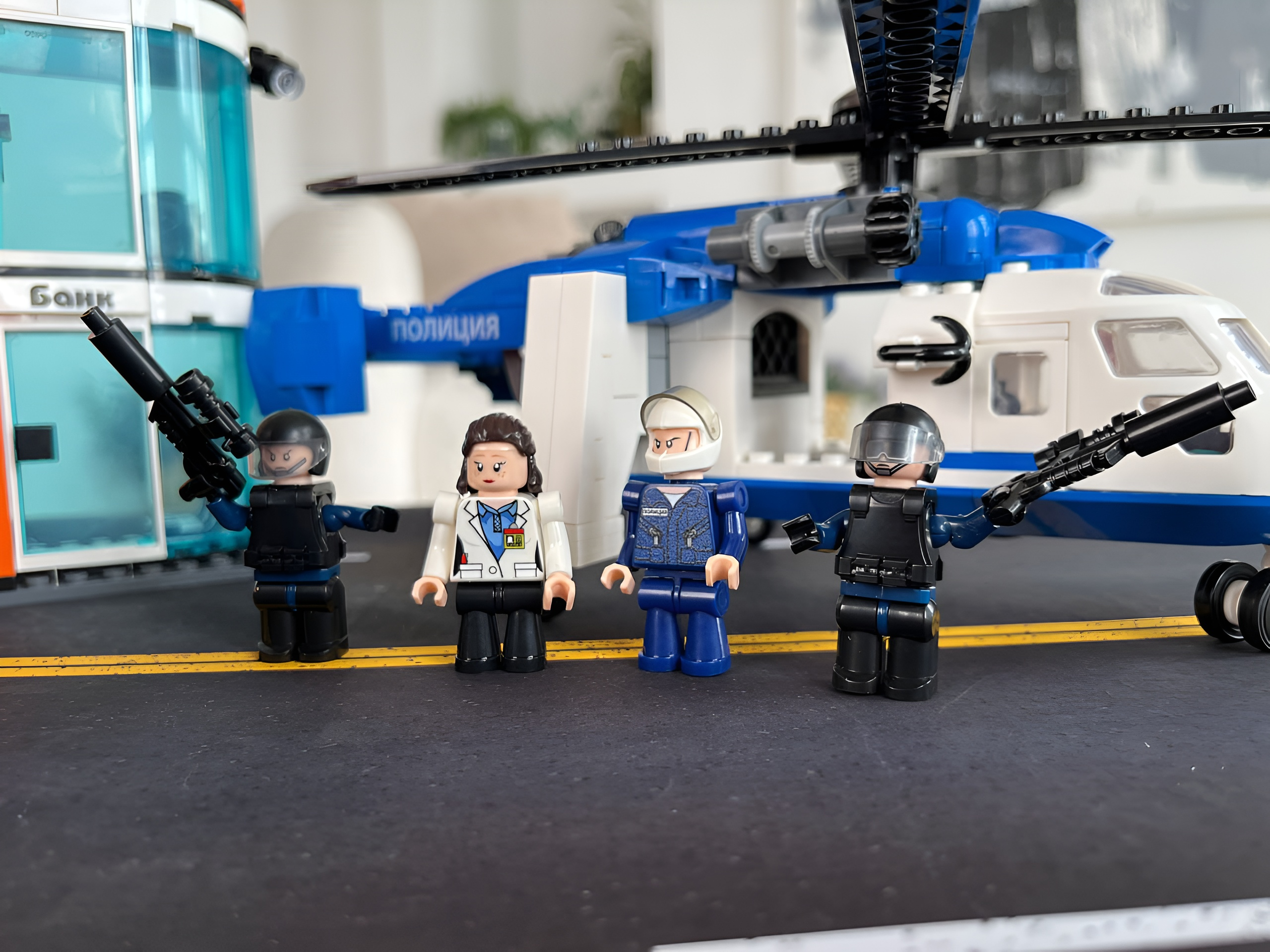 Конструктор brick labs Ограбление банка 800 дет. - фото 5