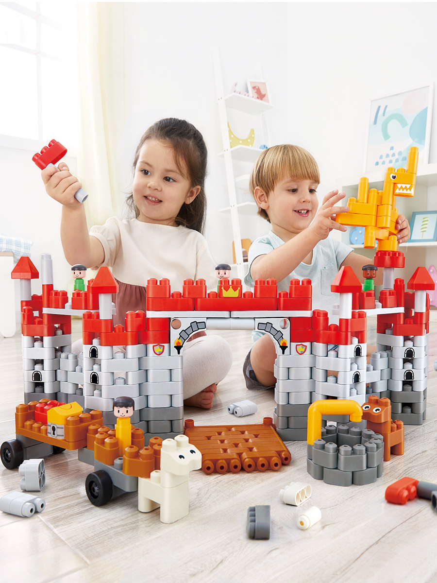 Конструктор Hape Средневековый замок 310 дет. - фото 1