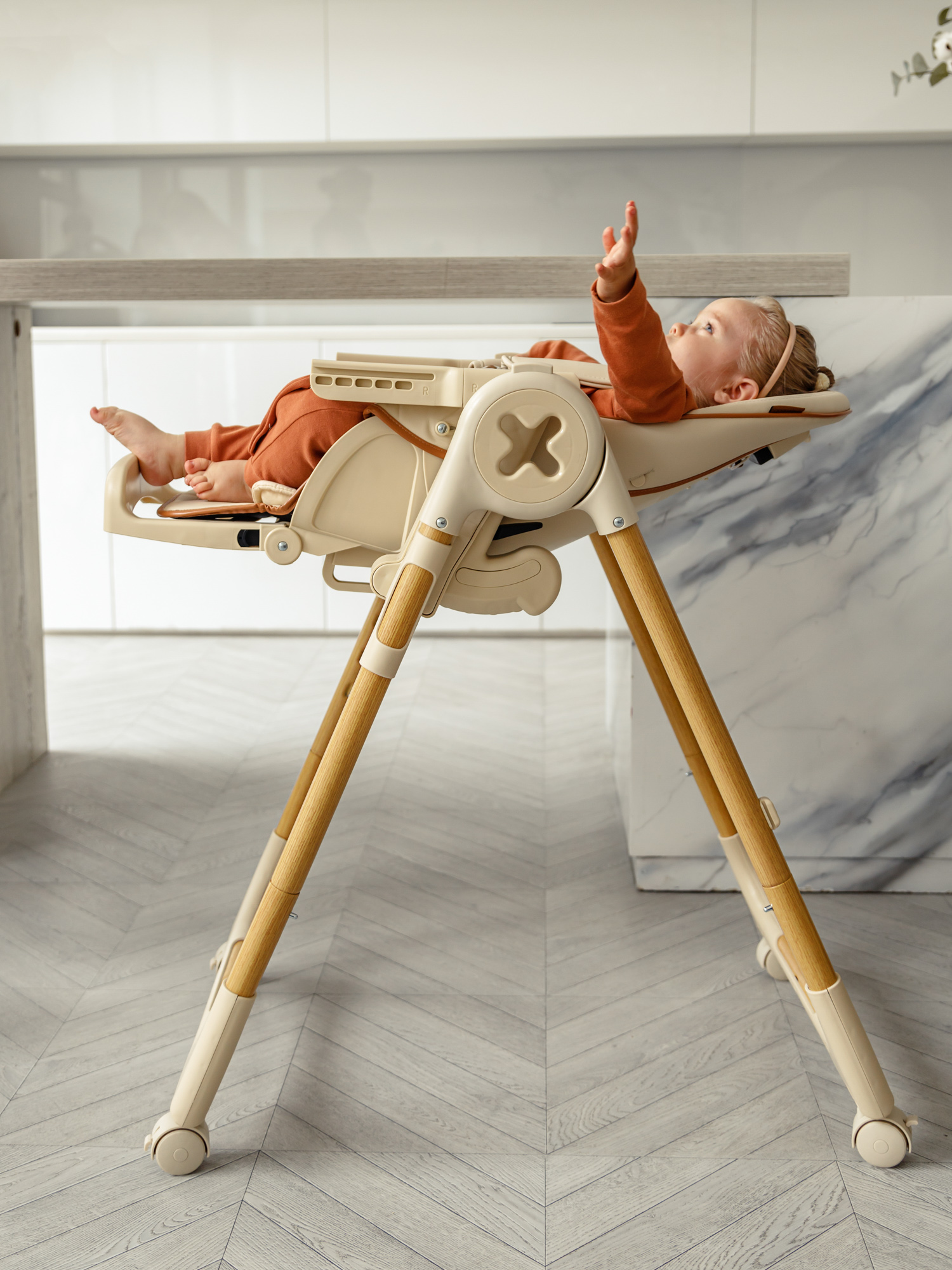 Стульчик для кормления Amarobaby Elegant бежевый - фото 18