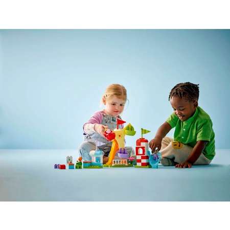 Конструктор LEGO DUPLO Ярмарка блочный