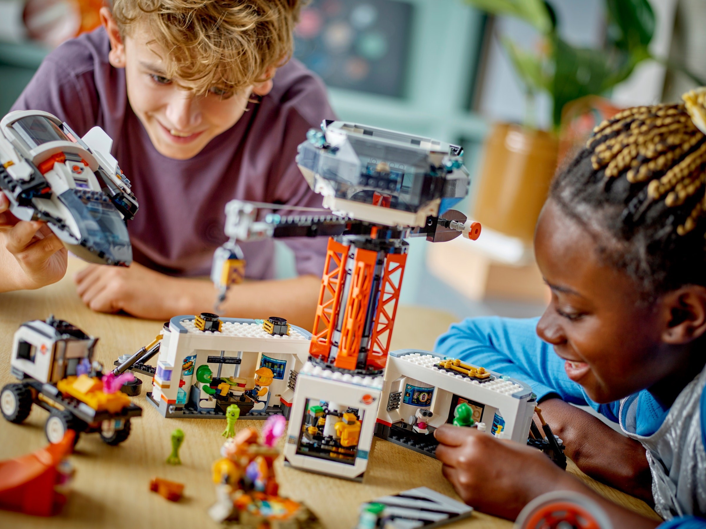 Конструктор LEGO City 60434 1422 дет. - фото 8