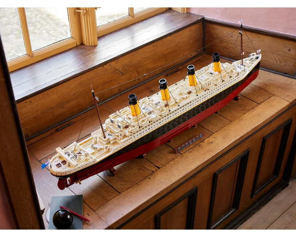 Конструктор LEGO Creator Expert 10294 9090 дет. - фото 26